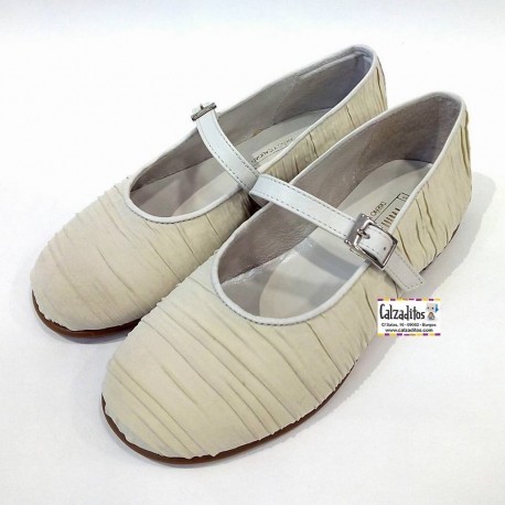 Zapatos de Comunión para niña en piel y forrados en tela plisada beig, de Twin Pass