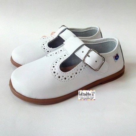 Zapatos para niño en piel de color blanca, de Osito by Conguitos