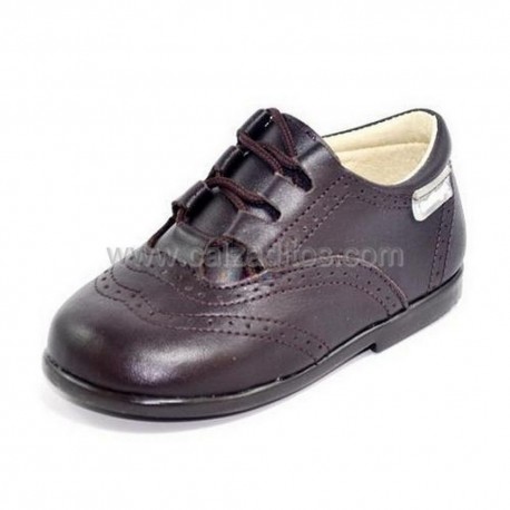 Zapatos de piel marrón chocolate para niño o niña tipo Inglesito, de Angelitos