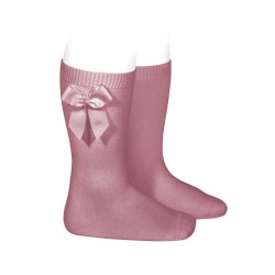 Calcetines altos lisos de color rosa tamarisco con lazo lateral, de Cóndor