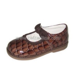 Zapatos de charol coco marrón oscuro, de Andanines