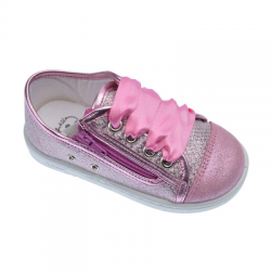 Zapatillas de lona para niña color rosa chicle, de Zapy for kids