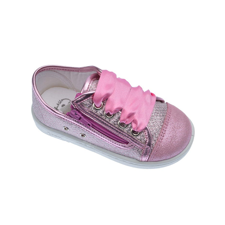 Zapatillas de lona para niña color rosa chicle, de Zapy for kids
